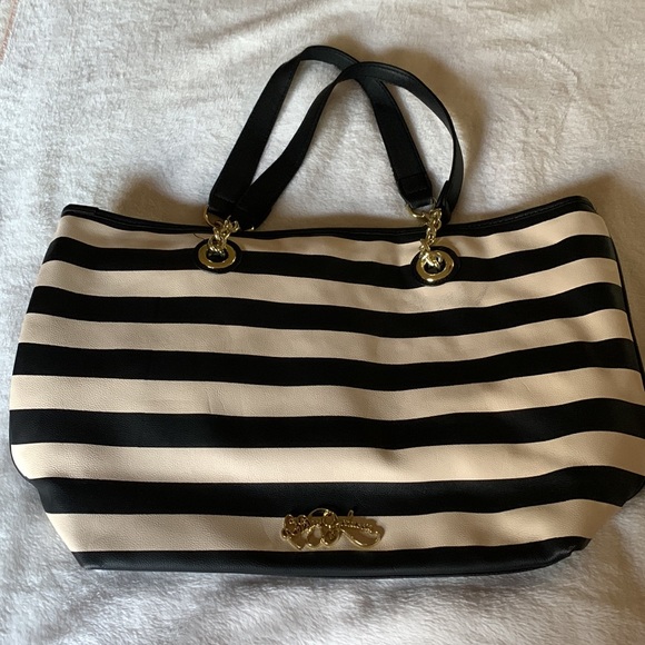 Betsey Johnson Large Tote - Picture 5 of 7